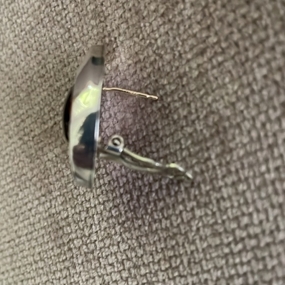 Sterling silver and black onyx French clip earrings - Picture 5 of 7